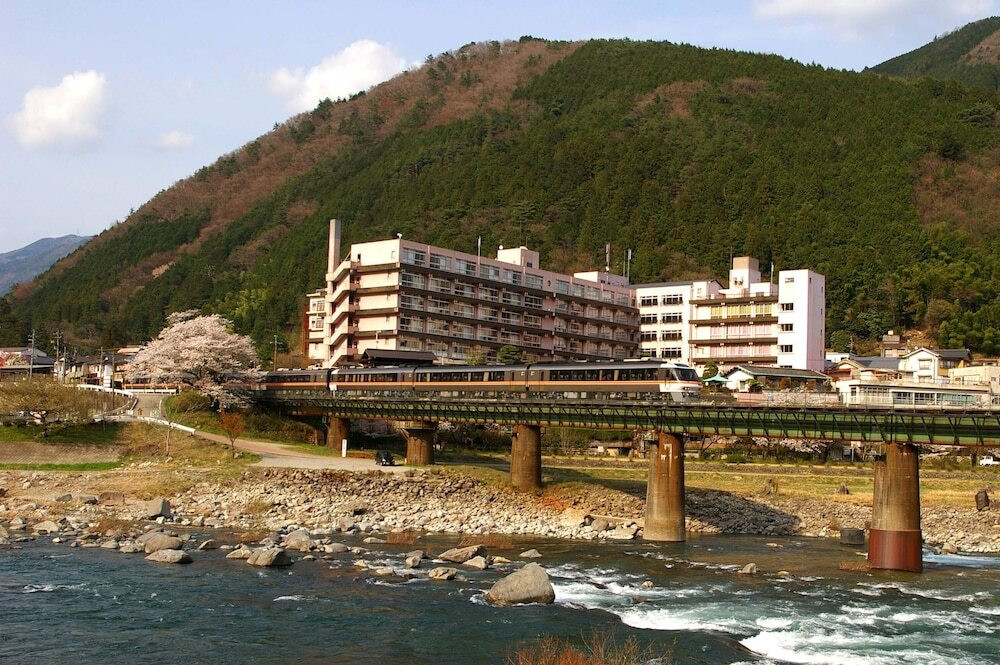 飛騨川に面した眺めの良さが魅力4250893