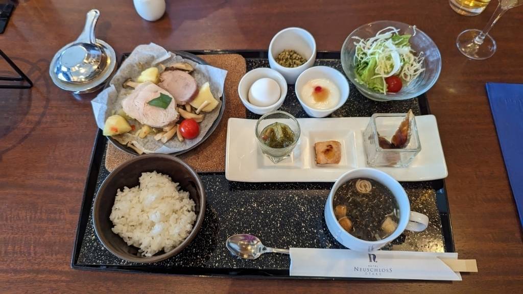 和と洋を取り入れた
北海道の美味朝食 / 1