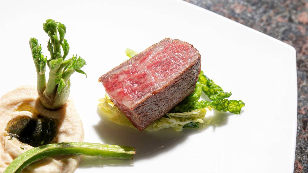 伊豆の新鮮食材を使った
カジュアルフレンチを / 2