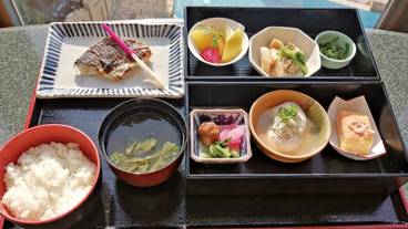 朝食 和食一例 / 9