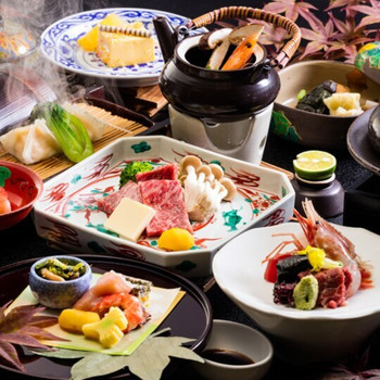 隠れ家のような静寂の宿で悠々と流れる時を過ごす2264931