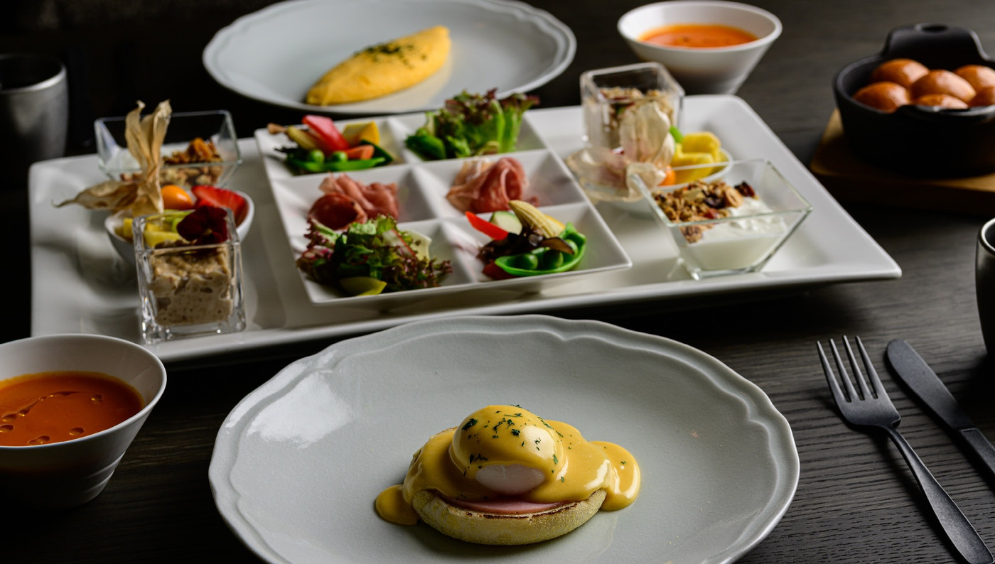 宿泊者以外も食べに来る人気レストランの朝食4282430