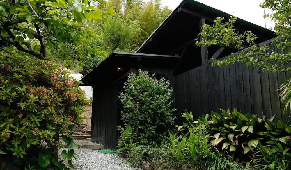 貸切露天風呂への小径 / 4