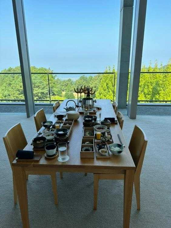 ym__m__さんご夫婦は、「THE AONAGIスイート」限定オプションで部屋食を選択。事前予約が必要なので、詳しくは公式サイトでご確認を / 1