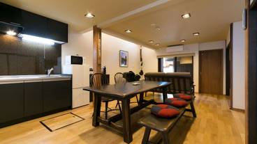 客室内のダイニングエリア / 21