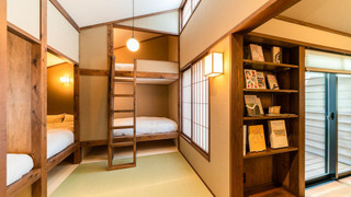 デラックス ルーム ベッド (複数台) エンスイート コートヤードビュー