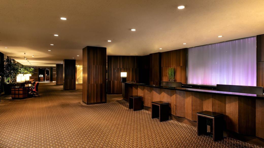 緑鮮やかな庭園を横目に
チェックイン
 / 1