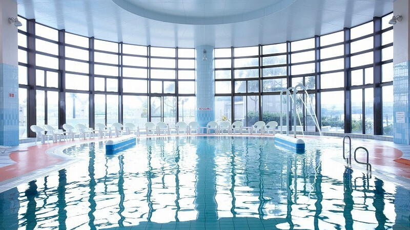 天然温泉を使用した屋内プール