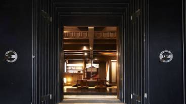 施設の入り口 / 20