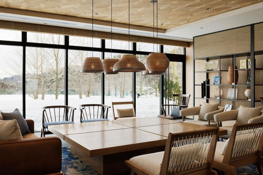 ロビーラウンジ