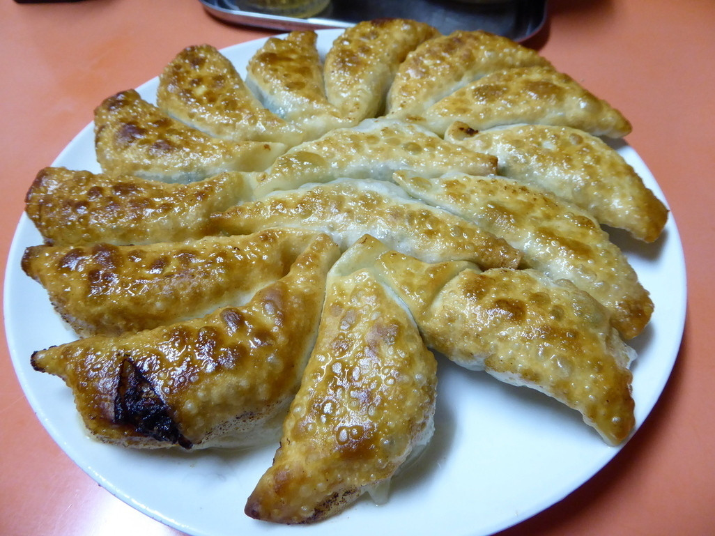 「焼餃子 いろは」料理 34360 焼き餃子