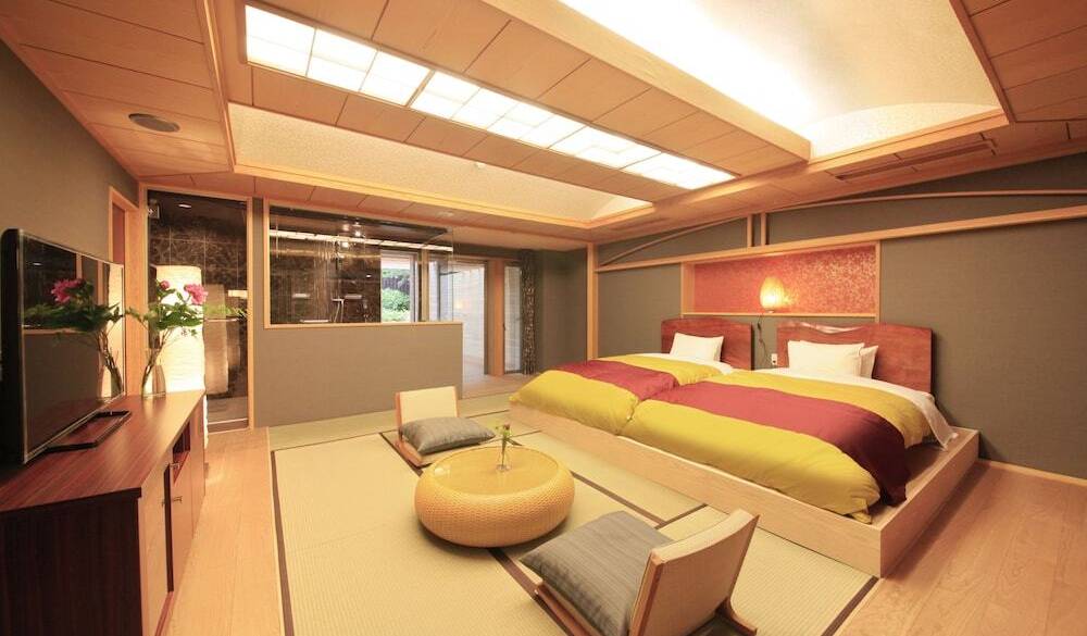 おしゃれなお部屋と
色浴衣で気分アップ / 3