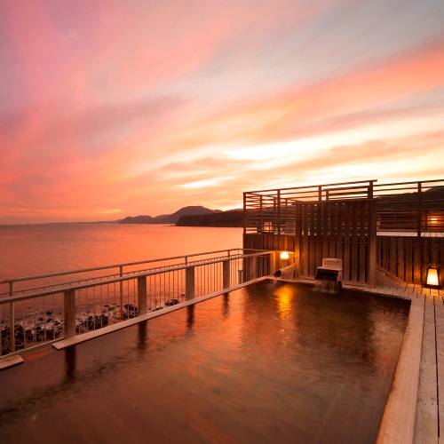 本館最上階の露天風呂 / 1