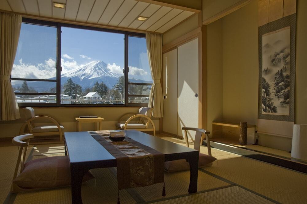 富士山側 和室10畳一例②