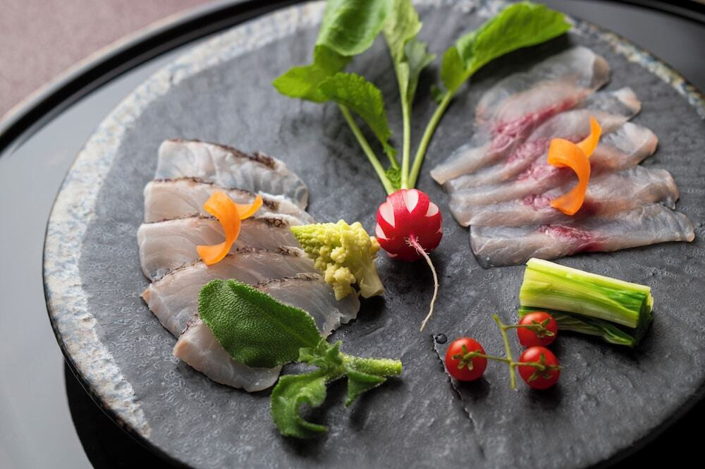 旅館のお食事処