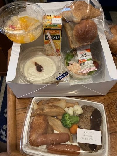 モーニングボックス。お味は…残念。