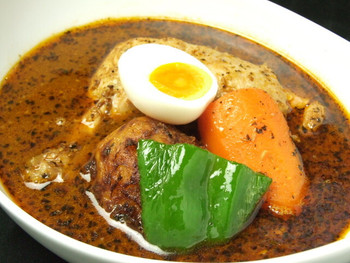 「東京らっきょブラザーズ」 料理 4690897 スープカレーの定番　骨付きのチキンはスプーン一本で食べれるほど柔らかく煮込んでます。