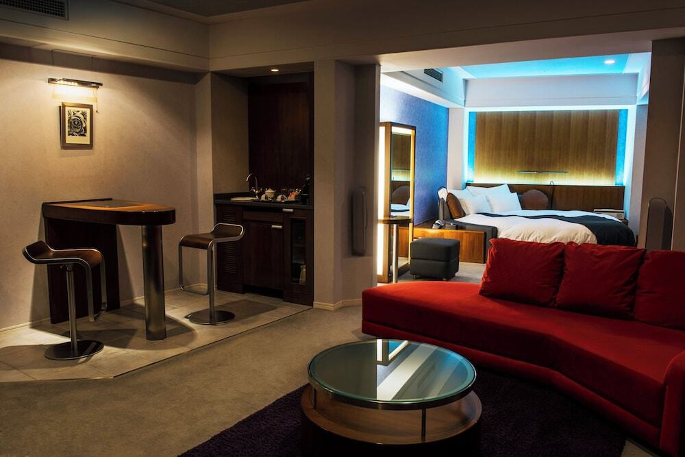 カップル限定の特別なスイートルーム3650212