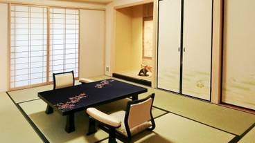 客室内のダイニングエリア / 13