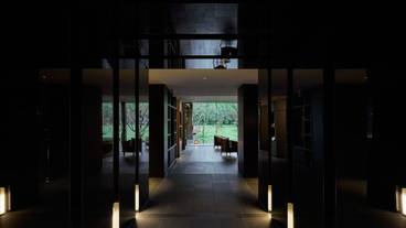 内部エントランス / 2