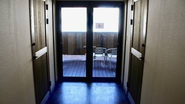 内部エントランス / 2