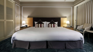 ジュニアスイート クラブラウンジアクセス付き (91平米/ワイドキングベッド) 禁煙