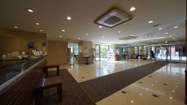 内部エントランス / 2