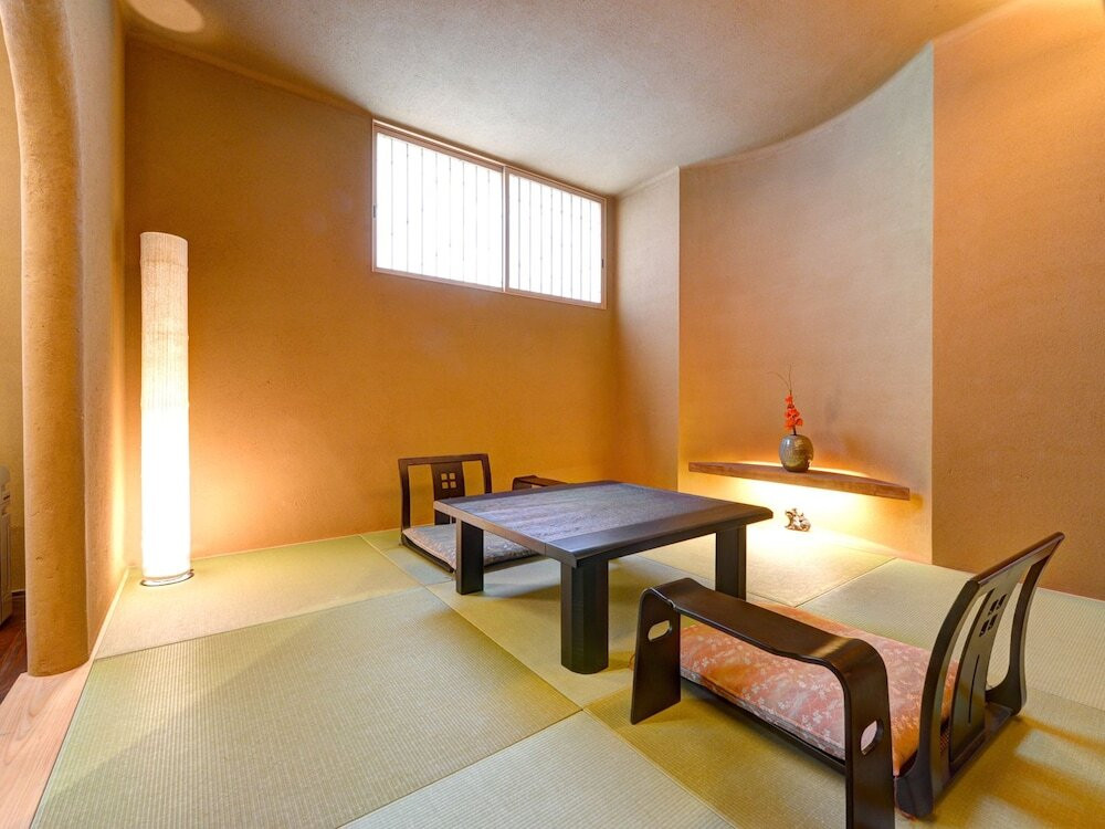 客室内のダイニングエリア