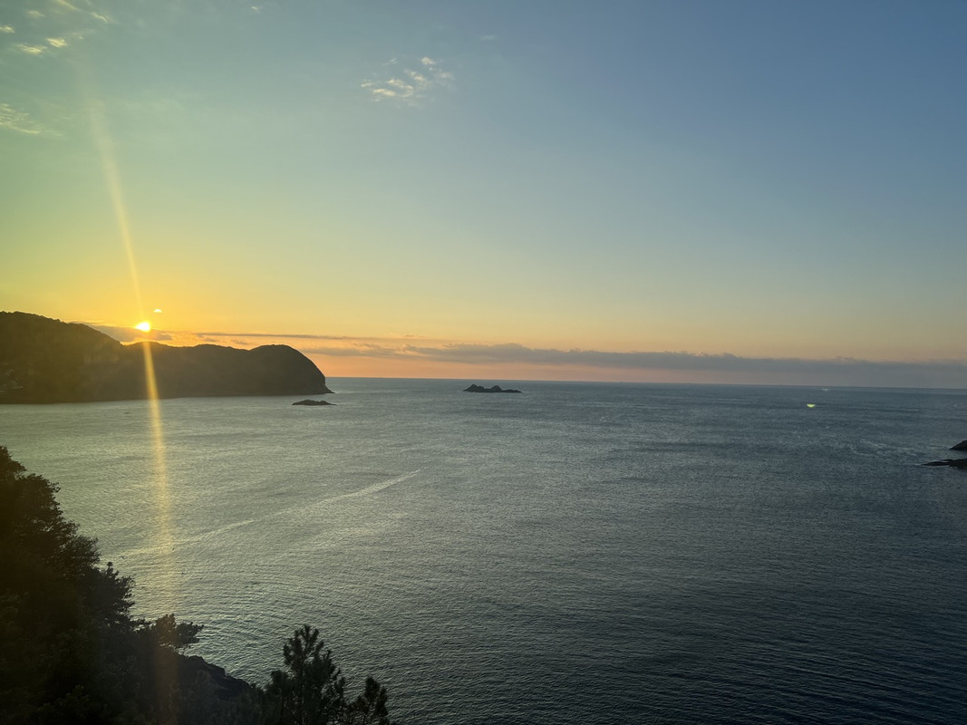 部屋から見た朝日です