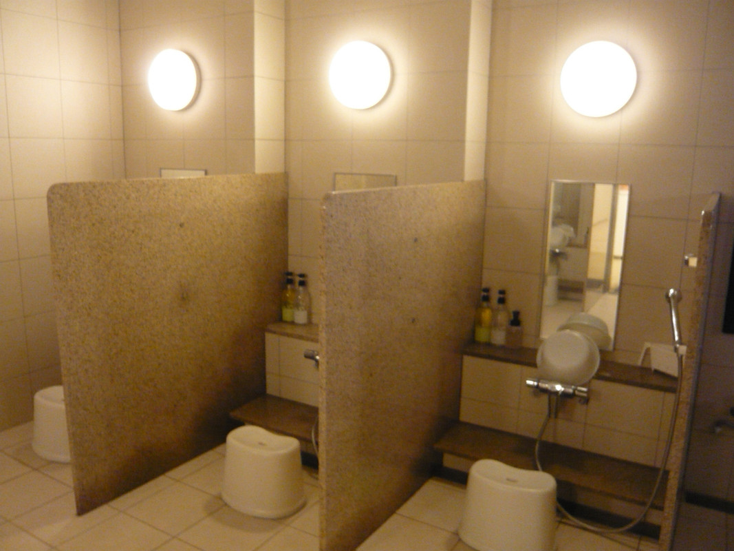 ４階　大浴場内　内湯