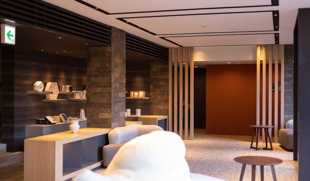 ロビーとショップ / 3