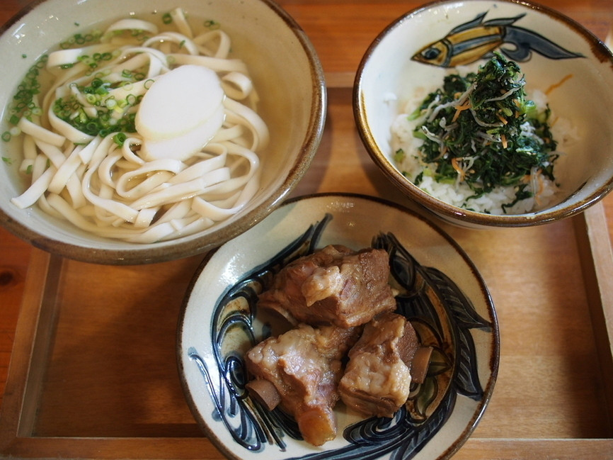 「とらや」料理 866920 本ソーキそば＋ちきなーじゃこのせご飯