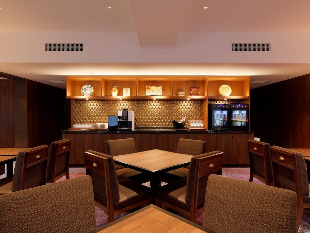 プレミアムラウンジの内観2