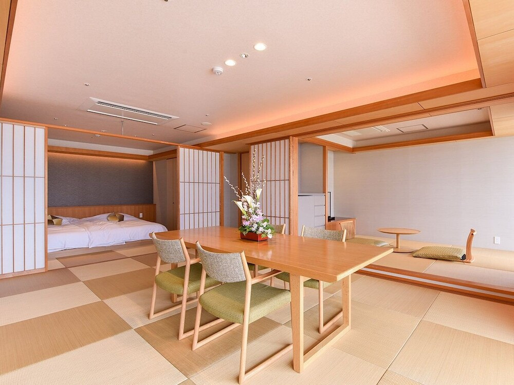 源泉かけ流しの温泉とグレードアップ会席をお部屋で贅沢に♪3927363