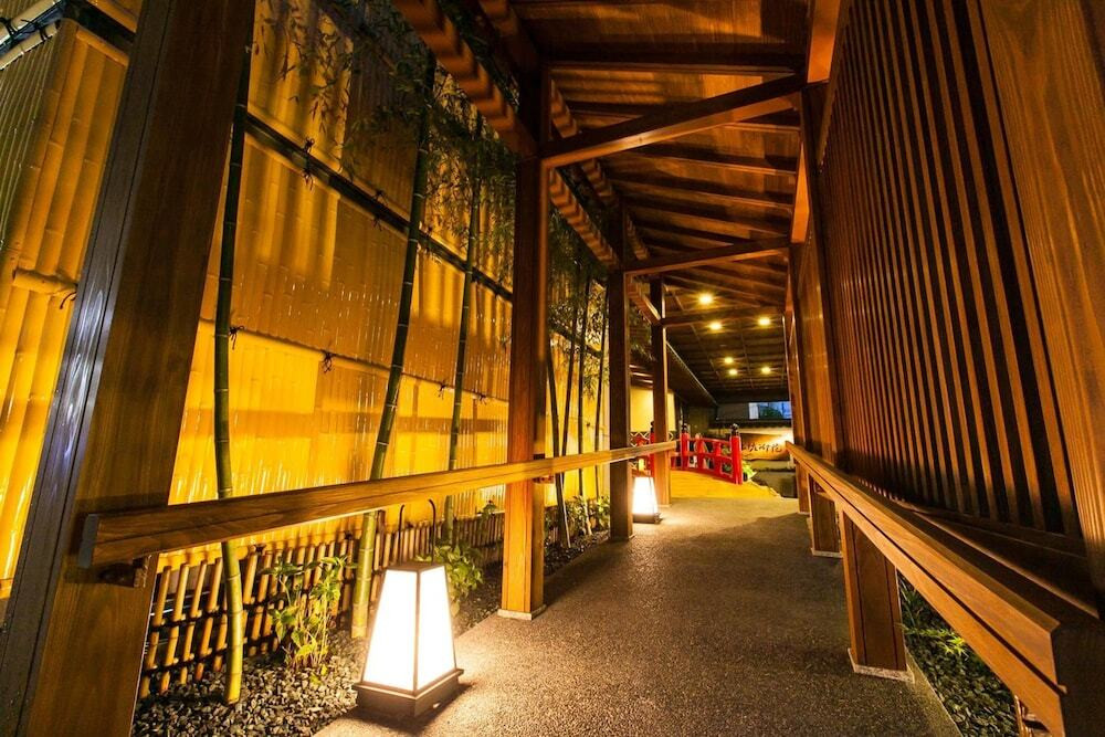 和洋50種類以上のメニューが並ぶ豪華な朝食バイキング3995762