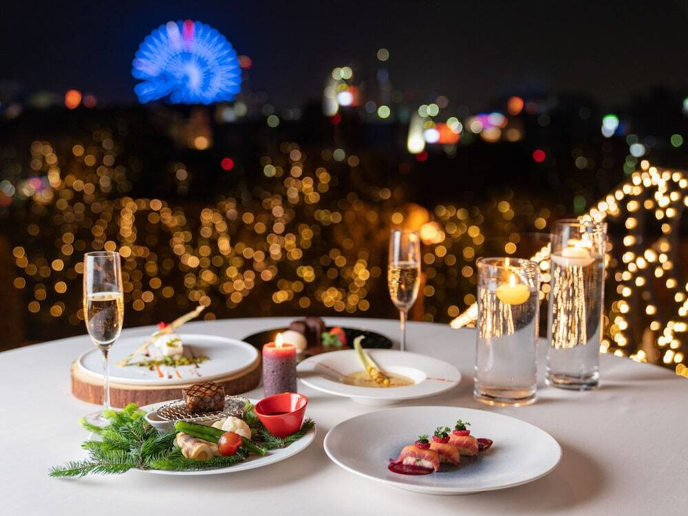 優雅なベイサイドステイ。インルームディナーで特別なお祝いを3952774