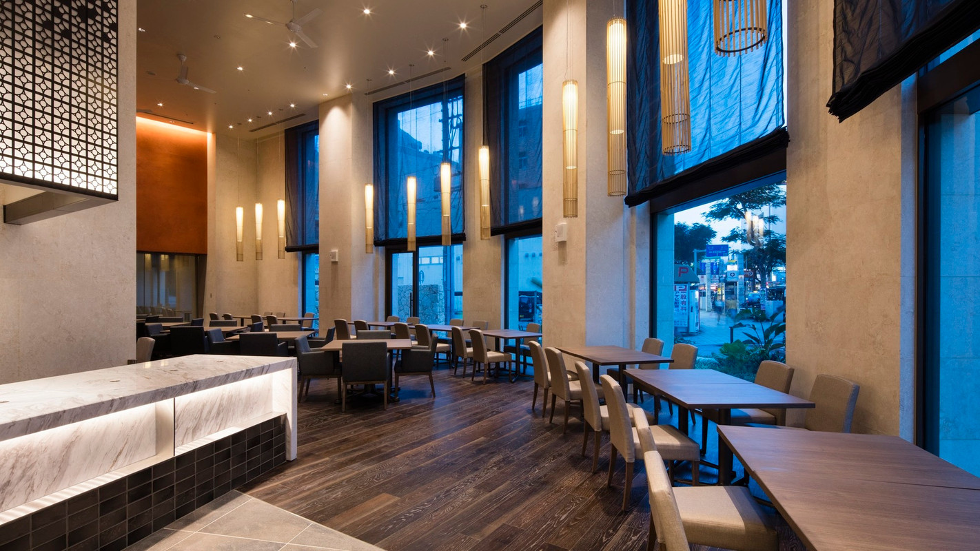 レストラン「37 Steakhouse & Bar」