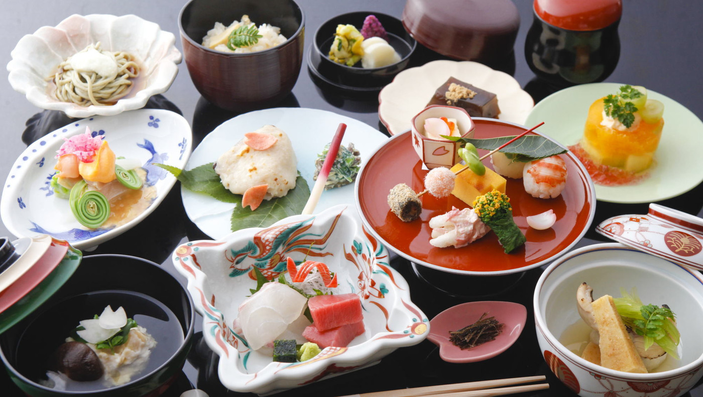 魅力①月替わりの京懐石料理3918076