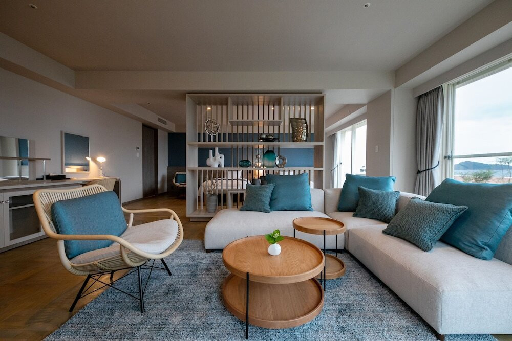 客室内のダイニングエリア