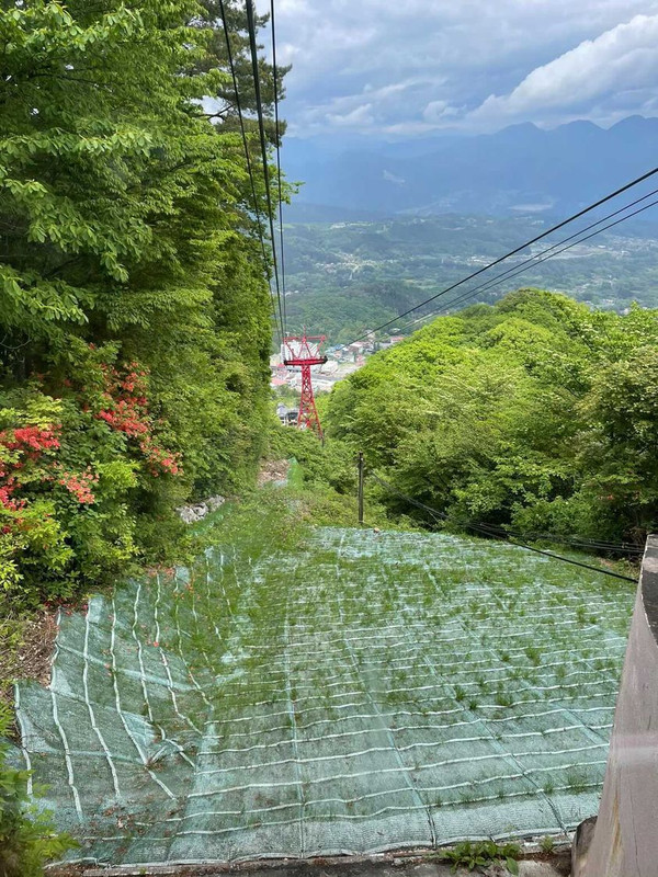 ロープウェイは日中15分間隔で運行しています / 2