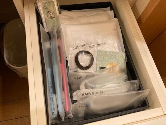 基礎化粧品があるのは嬉しい。