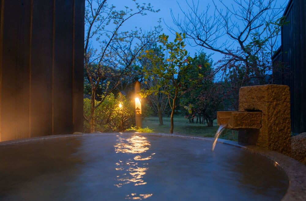 掘りごたつがほっこりムード。部屋食もできるおこもり旅館3565652