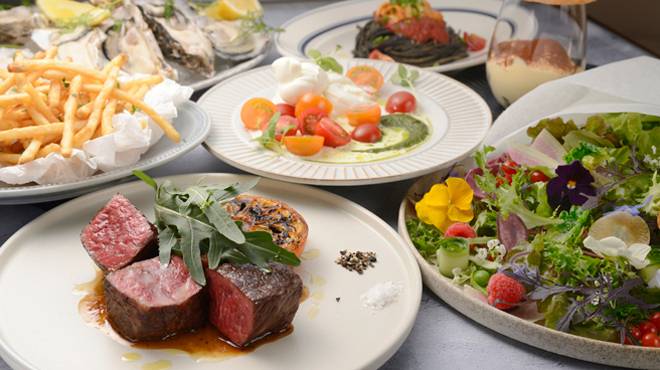 コースにはグリル料理や牡蠣も！ / 2