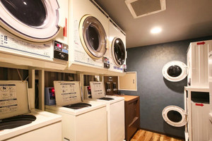 コインランドリーや電子レンジも