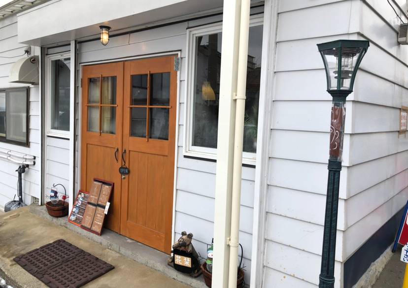 カフェ「花栞」で
映えスイーツ三昧 / 3