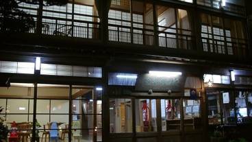 施設の入り口 / 11