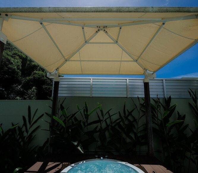 プールやテラスで
沖縄時間を味わう / 5