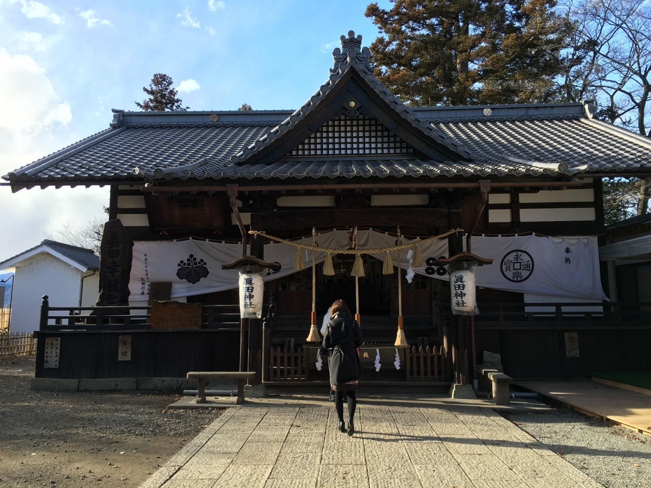 映画のスタッフも訪れた神社で必勝祈願3486482