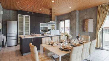 客室内のダイニングエリア / 26