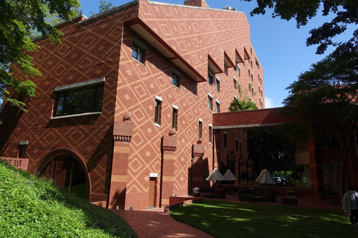 煉瓦造りの味のある建物